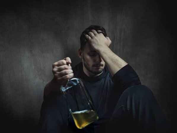 Trinker, wie er helfen kann, mit dem Trinken aufzuhören