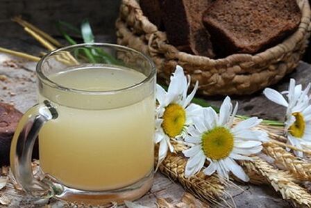 Wie man mit Hausmitteln aufhört, Alkohol zu trinken